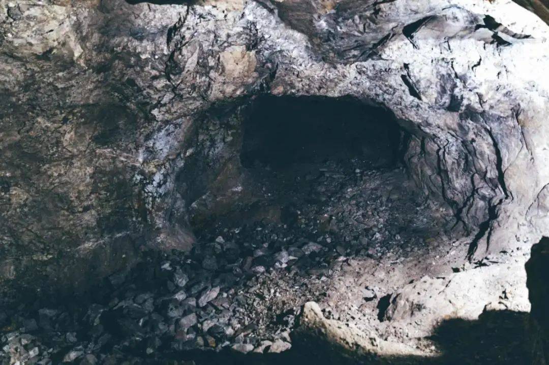 可可托海老照片丨阿依果孜矿洞——用鲜血和生命铸就的功勋矿洞！