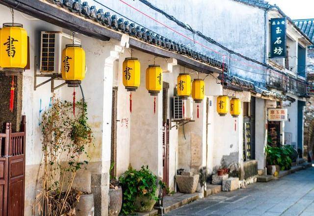 这里被誉为深圳最后的桃花源，游客很少，古镇古朴充满魅力