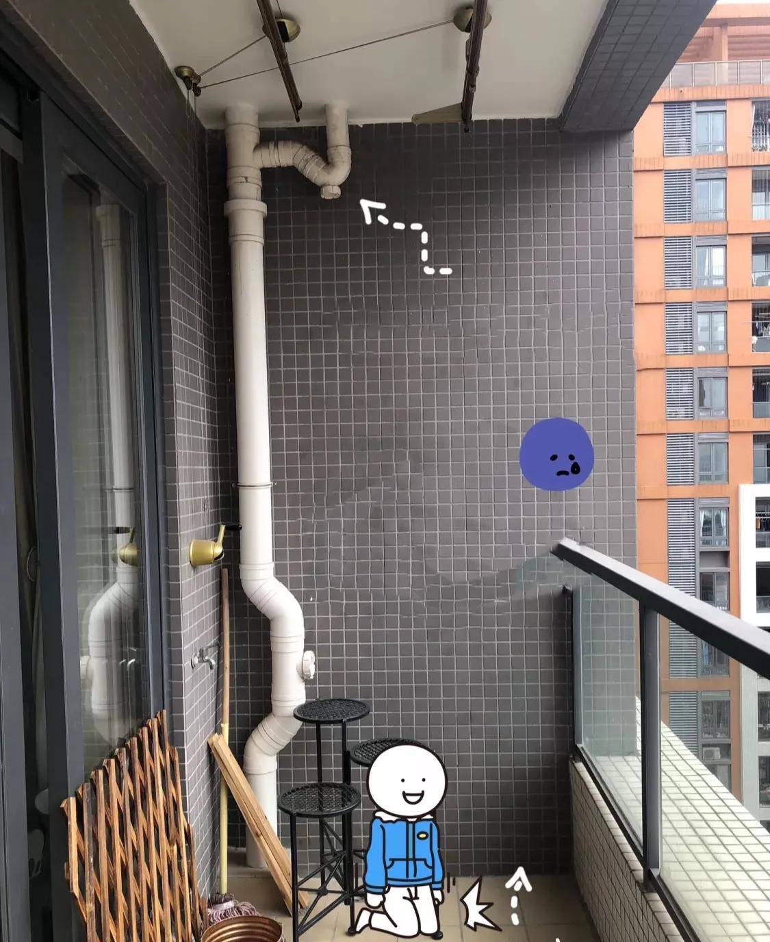 1,阳台封落水管