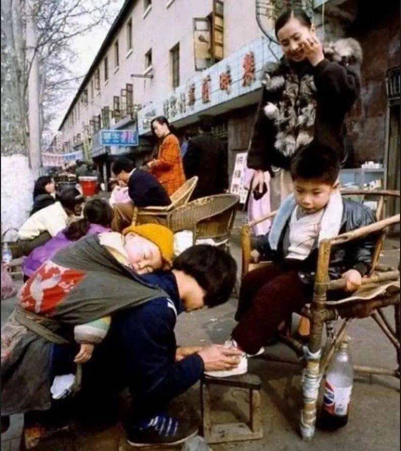 5张图揭示孩子之间的"贫富差距",网友看后沉默:对比太扎心