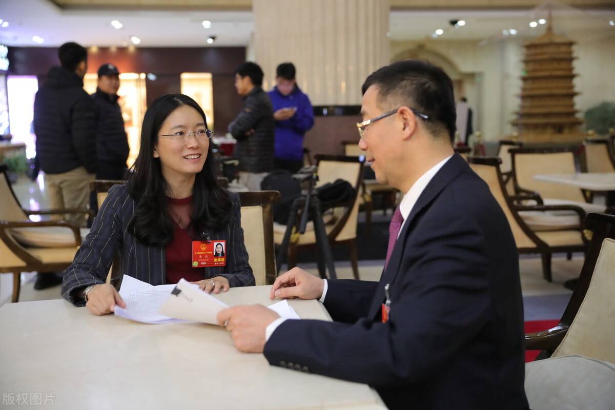 齐鲁制药没有上市,李伯涛和李燕的财富不好估算.