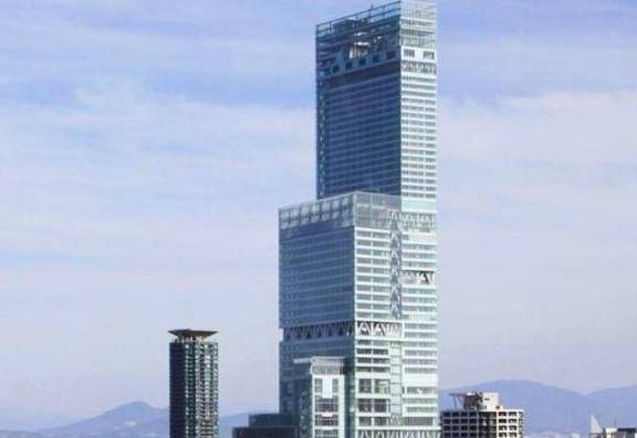 中国大妈不解：为何日本比中国发达那么多，第一高楼只有300米？