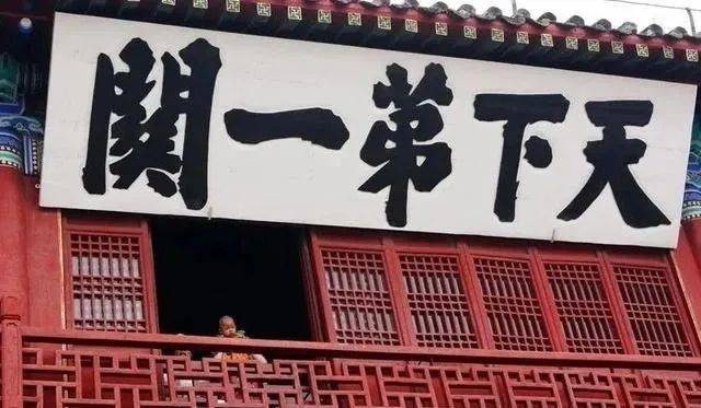 他写下三个字，乾隆想换掉却无人能替，这位权臣的书法超乎你想象！