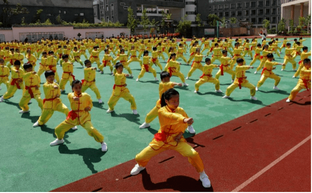 功夫电影《南拳小子》今日上线 南拳传人肩扛正义智斗劫匪