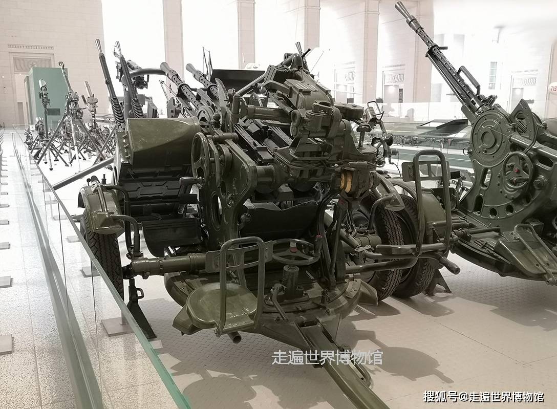 軍事博物館看展:中外高射機槍集錦,見到中國第一代高射機槍