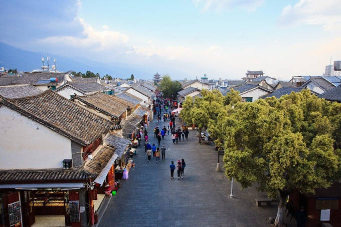 广东逢简水乡号称清末“小广州”，这里人口过万，有3个缫丝市场