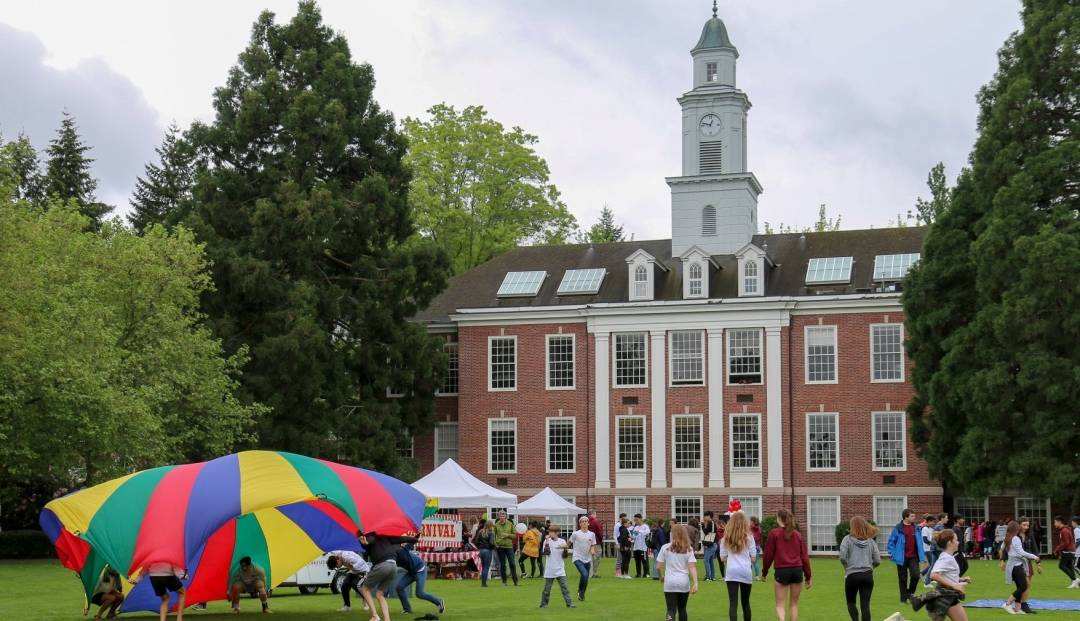 原创观得在线夏校比尔盖茨的引路母校西雅图湖滨中学2021在线夏校来啦