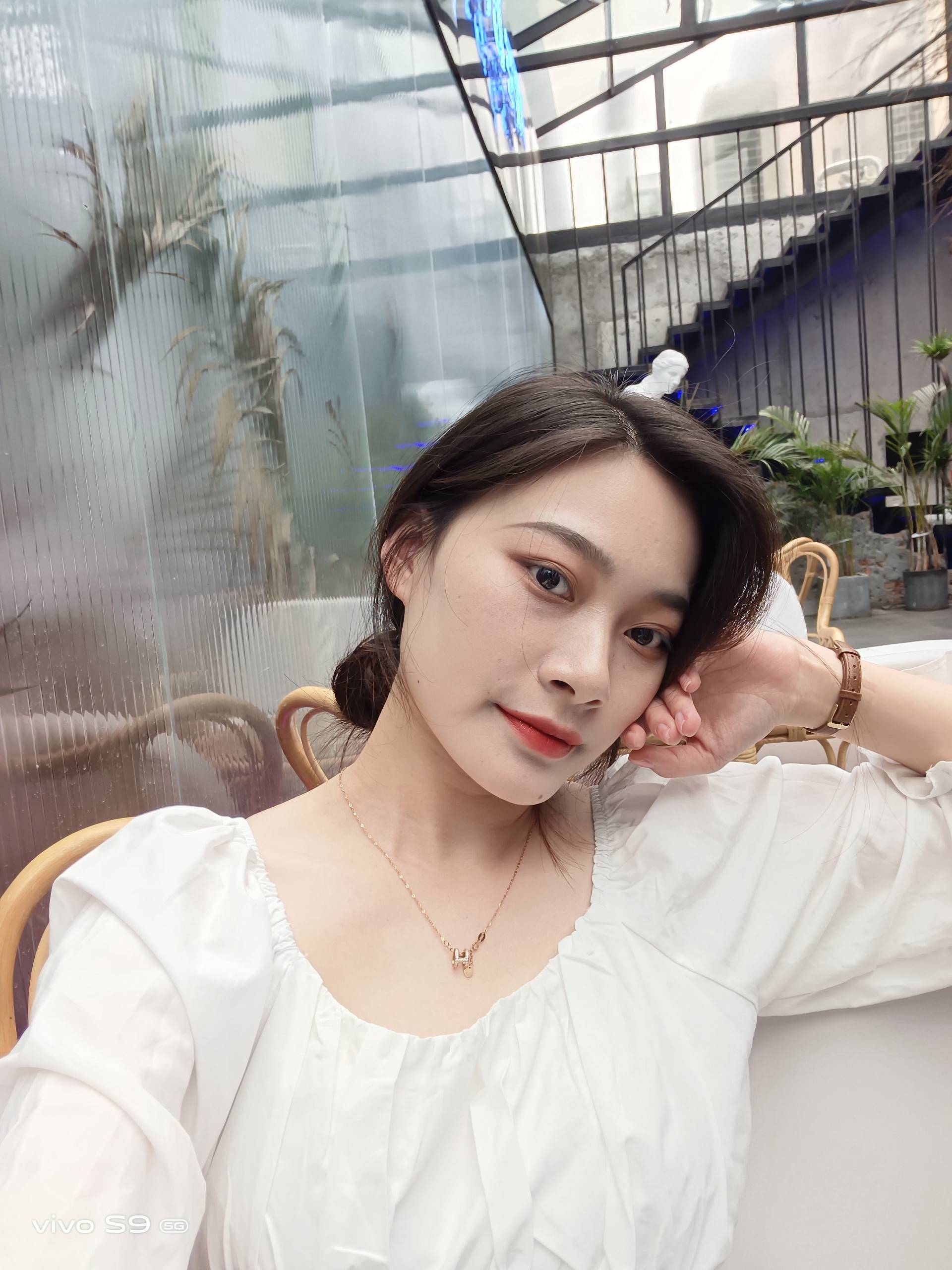 怎么用手机自拍出网感照片 c7cb6700d1d1409aa1847617657bc9ae.jpeg