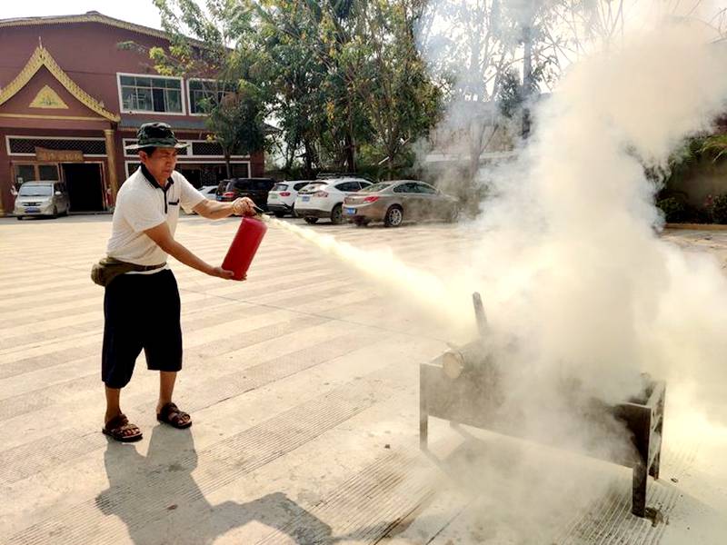 傣家古寨习“防火经”