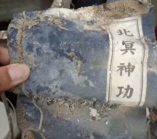 原创
这就是女友跟我说的她饭量小一般只吃一碗面,天真的我竟然真信了