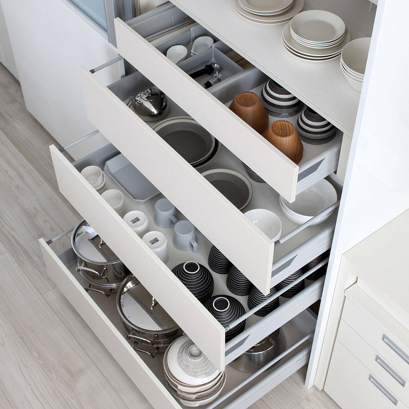 拉开日本主妇橱柜抽屉,这也太干净整洁了!我被治愈了_收纳