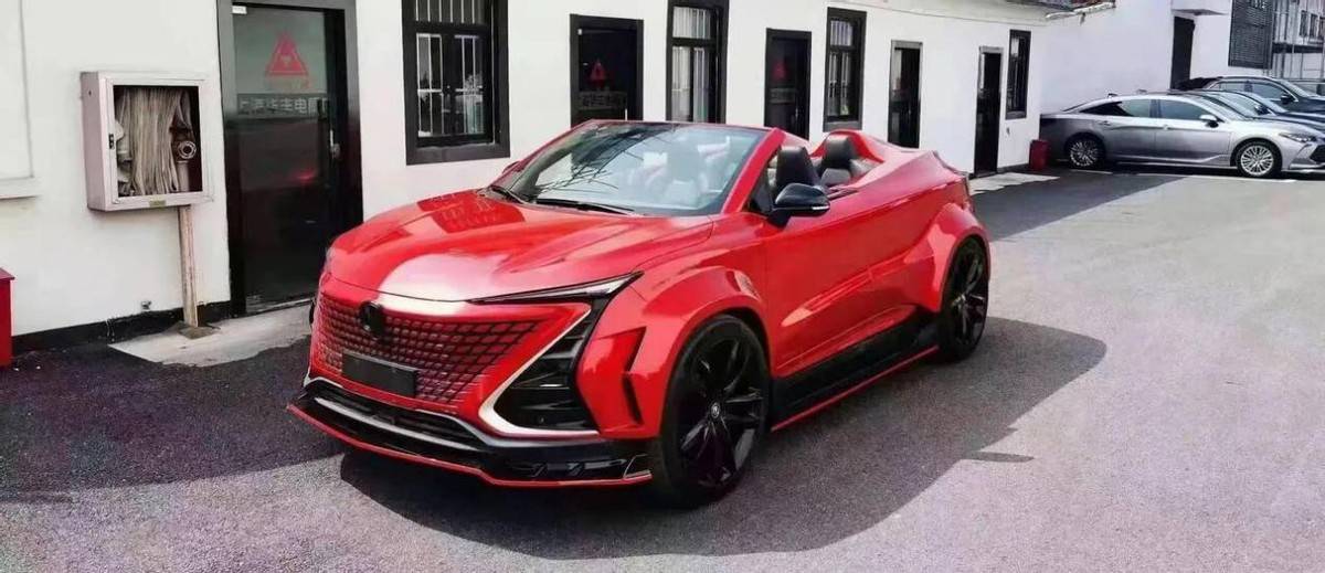 长安unit敞篷版前卫潮流的设计风格有望亮相上海车展