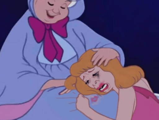 图片[7]-迪士尼公主惨遭“毒手”，爱丽儿惨被浪花拍打，灰姑娘妆都哭花了-魔性次元