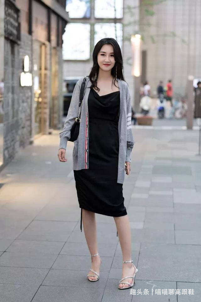 高跟鞋怎么配衣服 24bada77a79342dc99f546861a2d0da9.jpeg