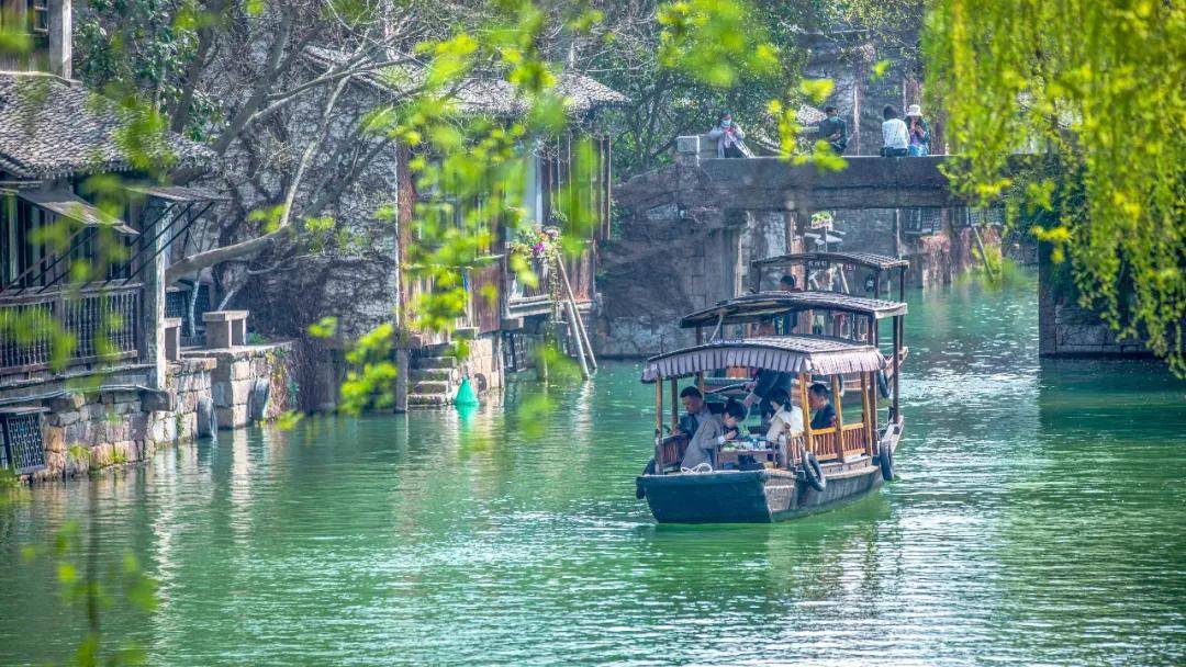 你不知道的古镇游船好吃方式l乌镇好玩