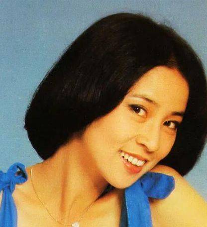 与林青霞比肩的林凤娇,被成龙藏在美国,智斗情敌让成龙离不开_李行