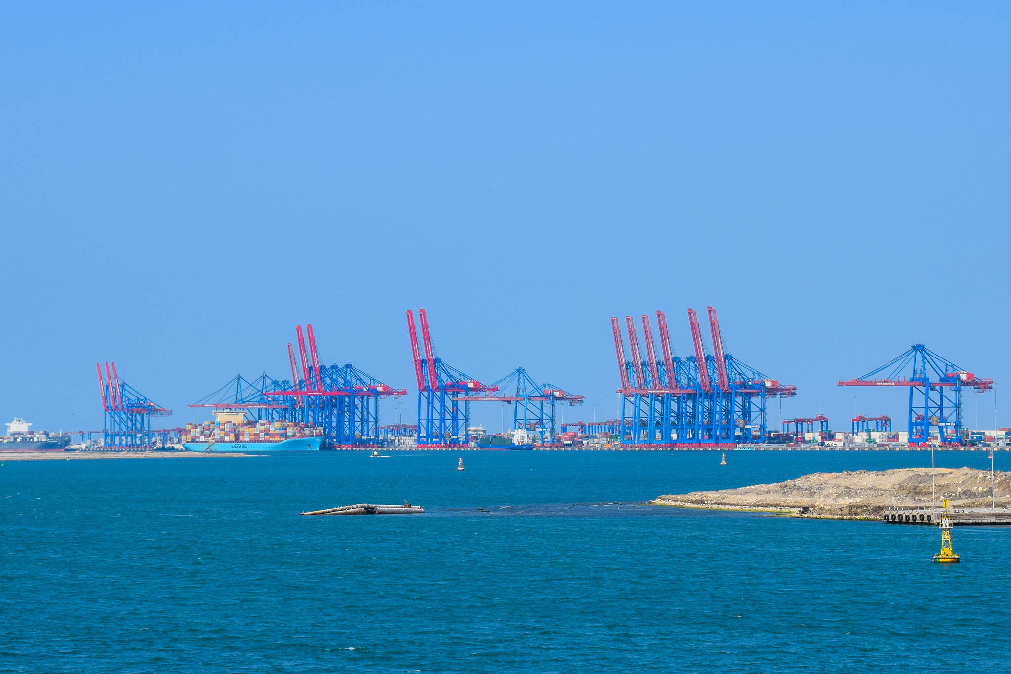 原创苏伊士运河:百万埃及人拿命来凿通,堵1小时能损失数亿美元