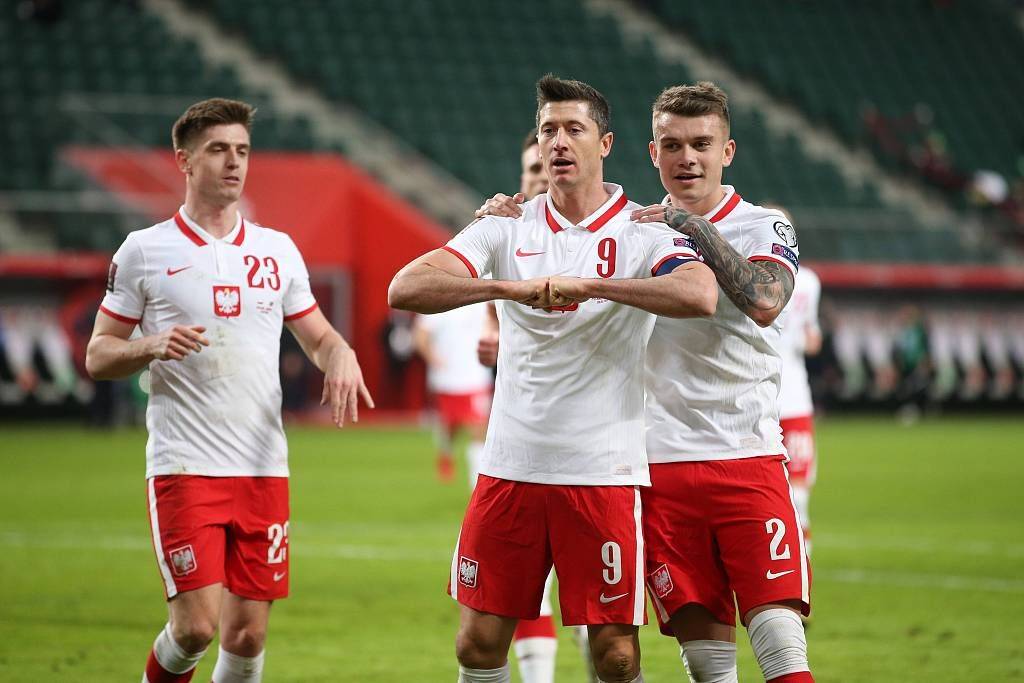 世预赛-莱万双响波兰3-0胜 沙奇里开场闪击瑞士1-0_禁区