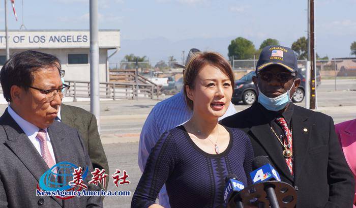 南加州香港校友会联会会长任霜霜强调,是大爱,不是仇恨,让大家团结在