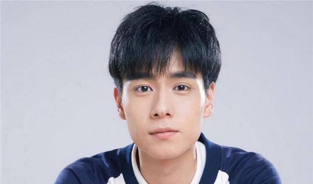 双子座之美：星座特质、成长变化与多元魅力的探索（双子座长大后能变漂亮吗）