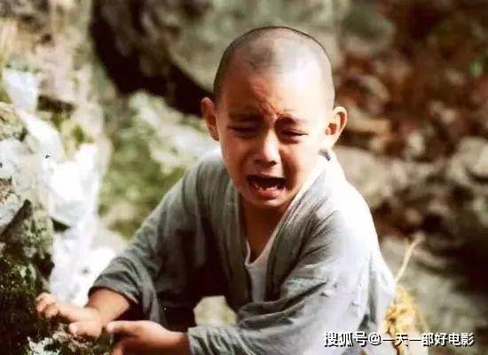 《春夏秋冬又一春》人性与欲望的轮回,让人过目不忘的唯美电影_小和尚