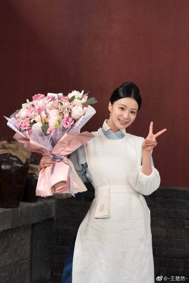 肖战粉丝开饭圈先河,王一博也被牵连_楚然