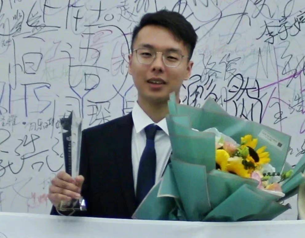 “优秀的背后是超乎常人的自律”，程泽堃将这句话诠释得淋漓尽致。凡事