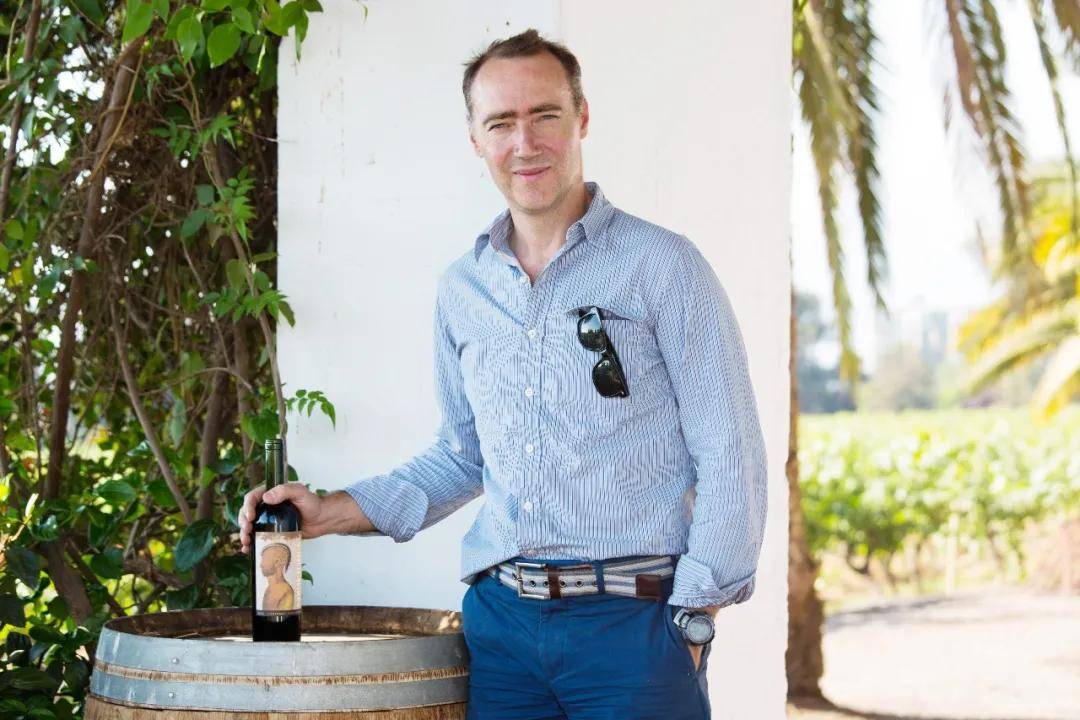 2003年,出身法国波尔多酿酒世家的jean-pascal lacaze受邀到金殿酒庄