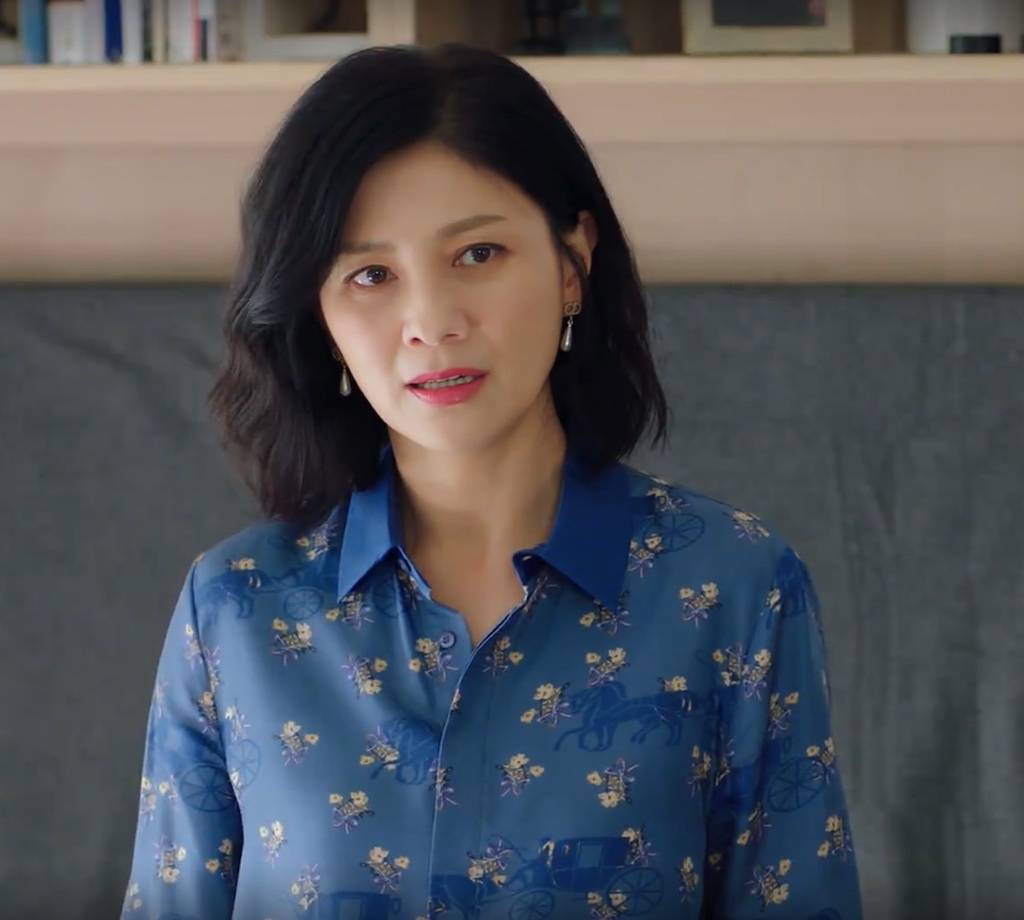 2021年,似乎是刘涛的"高产年",已经在播的电视剧就有两部,除了《陪你