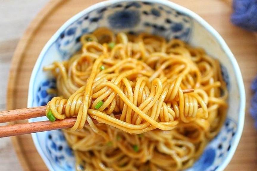 不可错过的立夏面,做法简单,根根入味,来上一碗,消暑又解馋