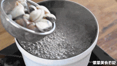 000e43af7f3447f2b8db620d90c9fe94.gif