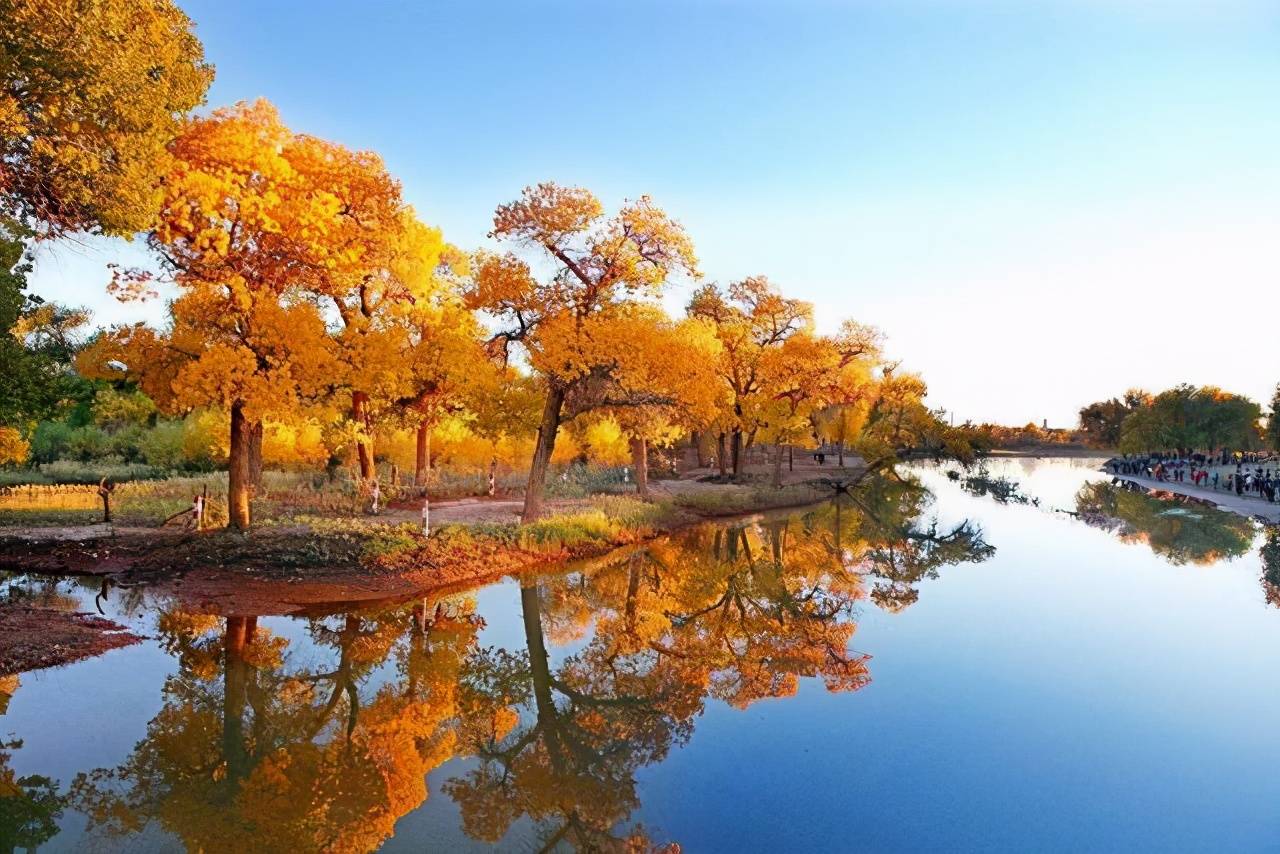 新疆全境大环线40日自驾路书甘肃进青海出日程景点住宿安排