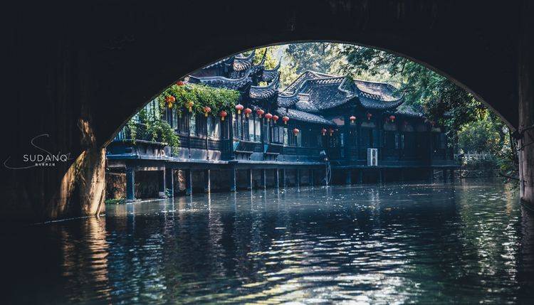 瘦西湖凭什么受乾隆迷恋：扬州城的繁华，曾是中国最富饶大都市