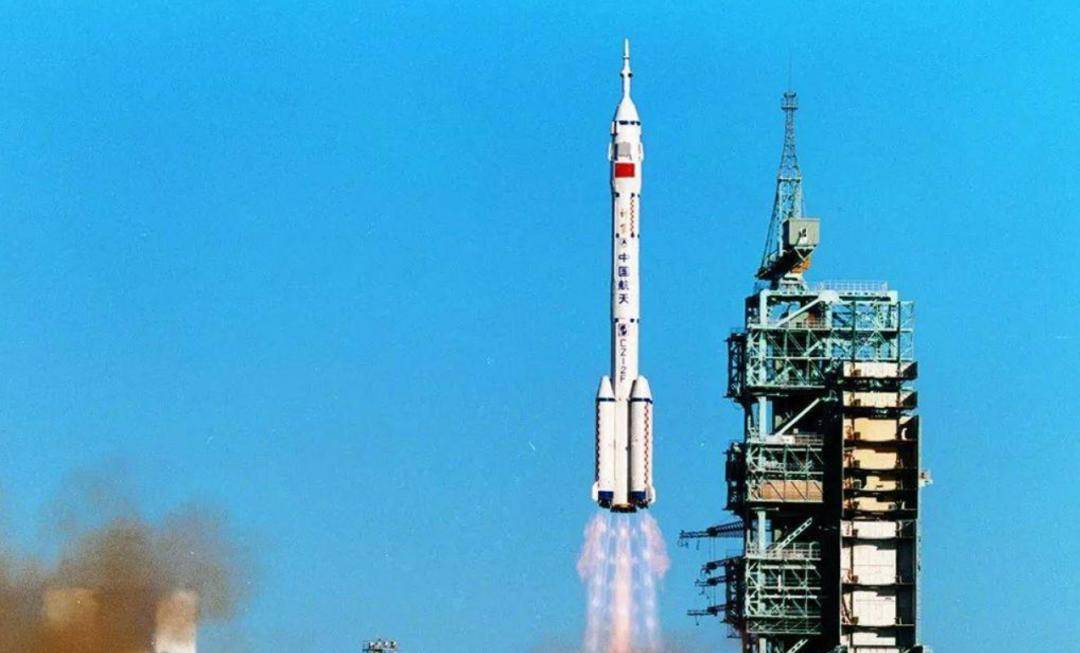 真相|杨利伟曾在太空听到“敲窗”声？查明真相后，庆幸“捡回一条命”