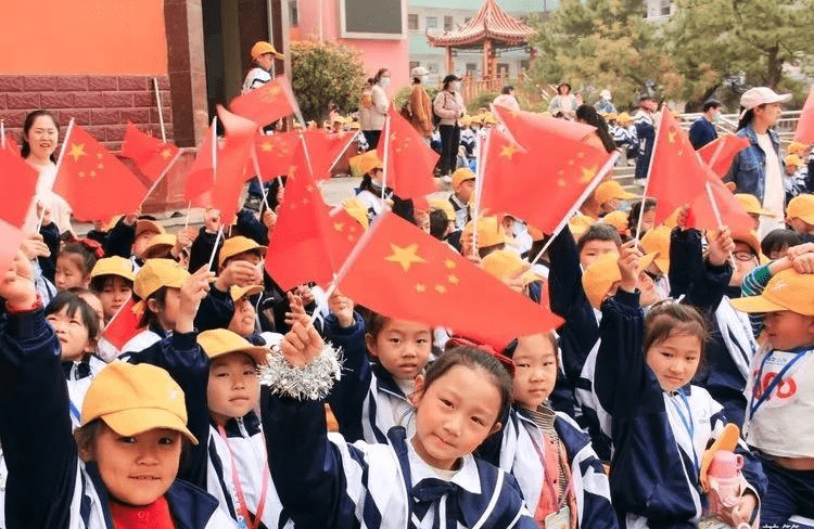 枣庄市峄城区苏堂小学举行春季阳光体育田径运动会