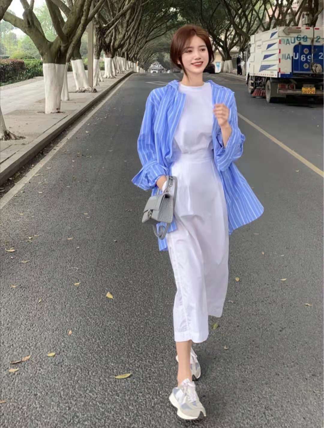 夏天穿什么颜色衣服显白显瘦_look