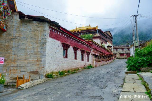 建于明朝的藏传佛教寺庙：它鲜为人知，却是稻城最大的黄教寺庙