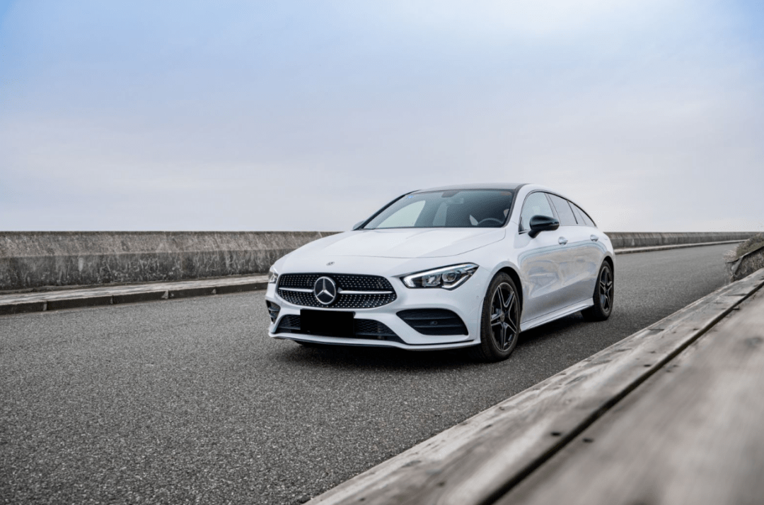 奔驰 cla 260 4matic shooting brake参数- 发动机:2.
