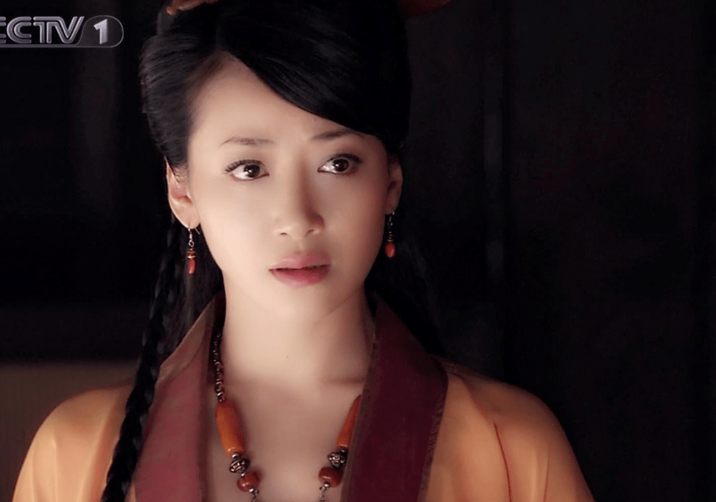 从娱乐圈宠儿变"弃儿",如今沦为18线配角,导演:她便宜好用_陈紫函