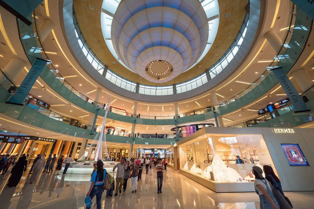 世界上最大购物中心：面积相当于200个足球场，逛完要八天八夜