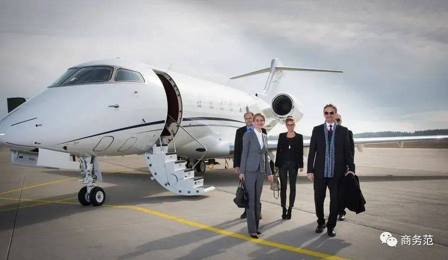 捷克首富坠机遇难，泰王王后一起开飞机…为什么私人飞机是富豪标配？（组图） - 45