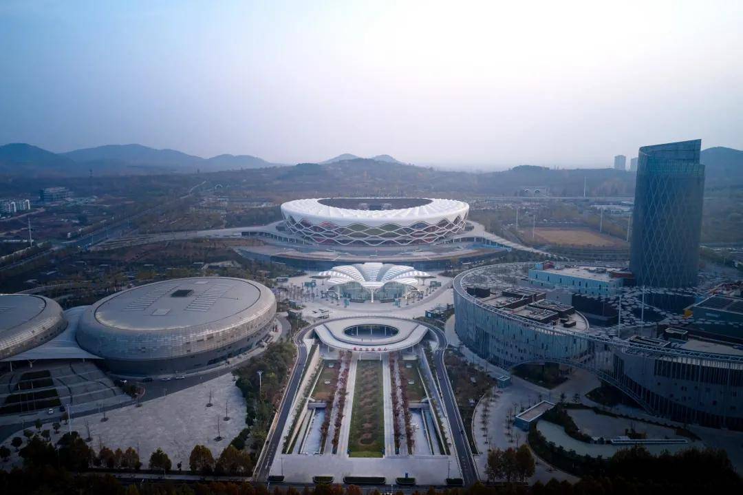 枣庄市民服务中心,建筑犹如一朵绽放的石榴花