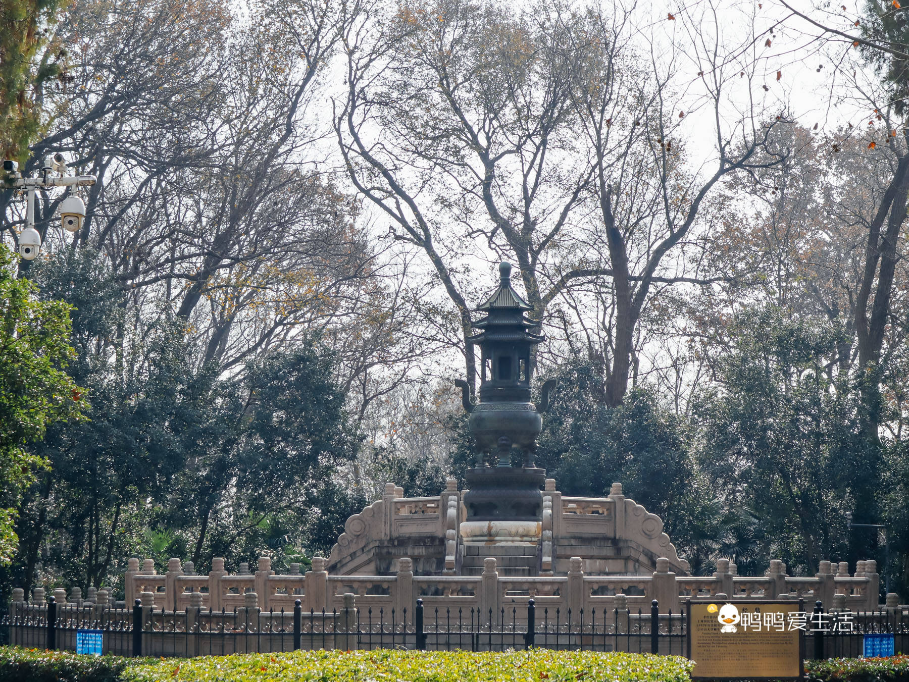 中国近代建筑史上第一陵位于南京，孙中山先生长眠之地，风光秀丽