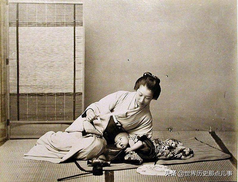 19世纪罕见老照片中的日本风情:浓妆艳抹的女子,气宇轩昂的武士