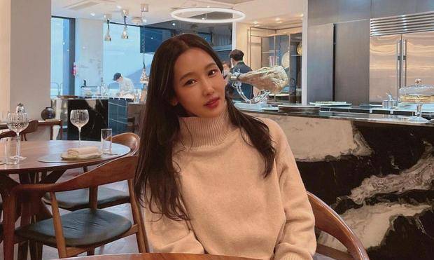 52岁李秀珍,身材火辣性感比24岁女儿还撩人,"保鲜"秘诀是健身