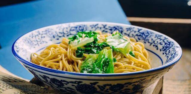 香菜怎么做面条 b59413821fa34f3b9bb062bbc3807105.jpeg