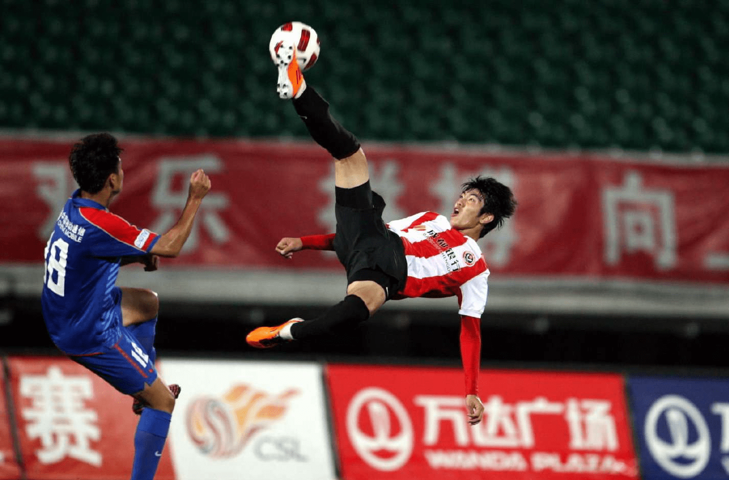 球迷:技术还行,就是负面情绪比正面多_李建滨