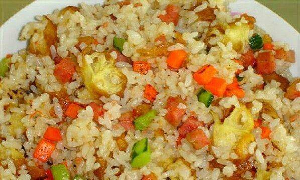 在家里做蛋炒饭 c8eba5ae1dcf475dbba9bc60b94eb46e.jpeg