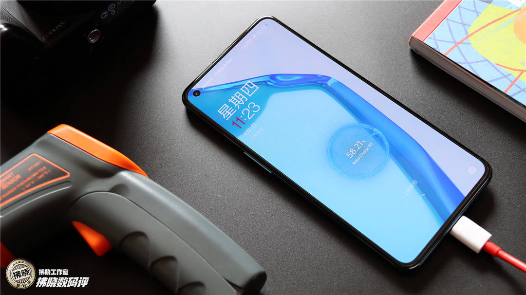 机友|一加9评测！在海外网友眼里，能让他们换掉iPhone的手机就是它？