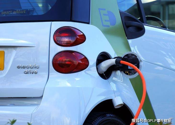 杉杉股份2020年业绩“腰斩” 充电桩和服装